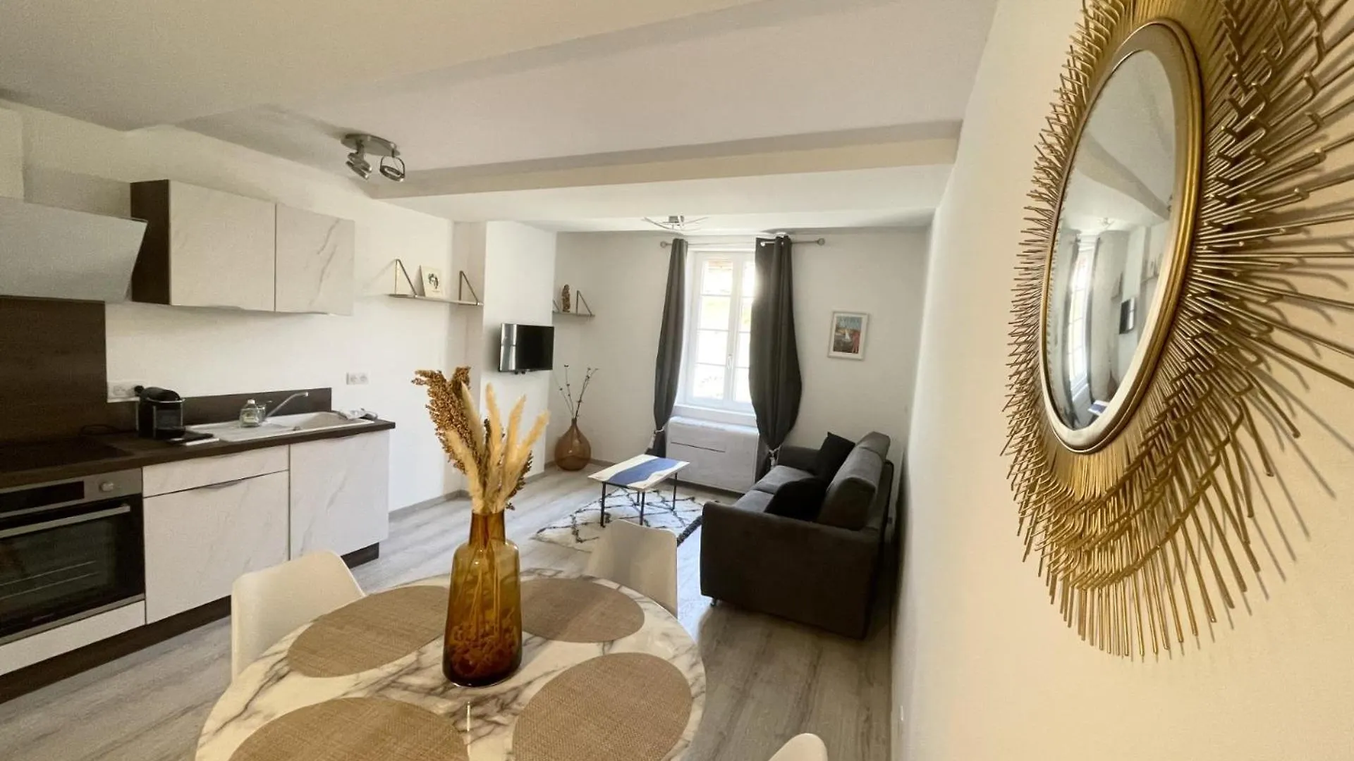 Spacieux Studio - Vieil Antibes